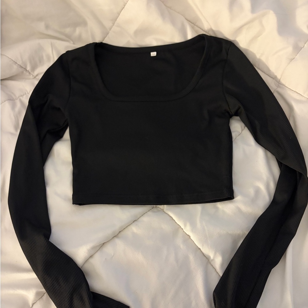 Black Long Sleeve Crop Top